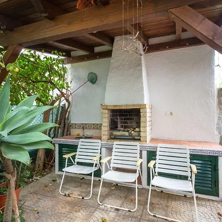 Typical Algarvian Family Holiday home Cabanas De Tavira