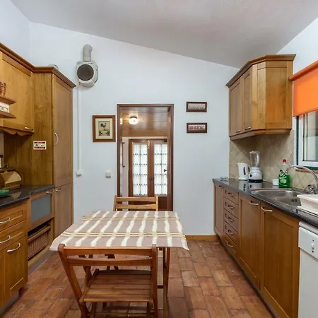 Typical Algarvian Family Holiday home Cabanas De Tavira