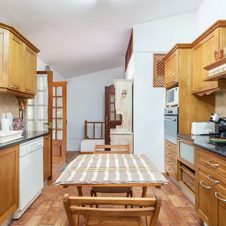 Holiday home Typical Algarvian Family