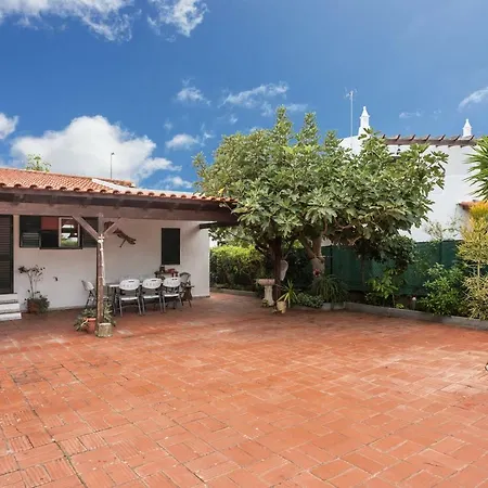 Typical Algarvian Family Semesterbostad